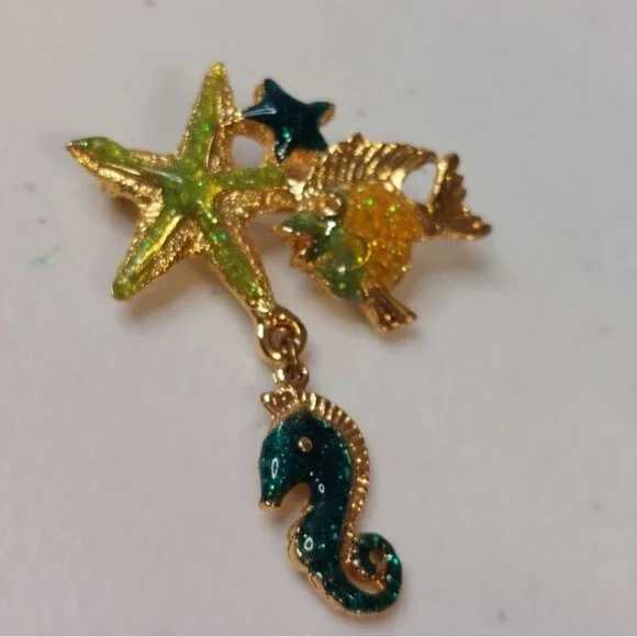 Vintage Gold Tone Enameled Sea Creatures Brooch Pin Fish Seahorse Starfish - Picture 2 of 6